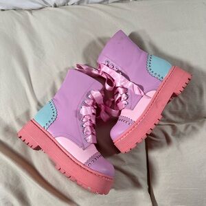 Sugar Thrillz Dolls Kill Bubblegum Party Combat Platform Pastel Boots Size 6